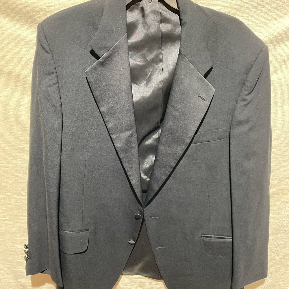 Classic Black Men's Blazer - Picture 2 of 5